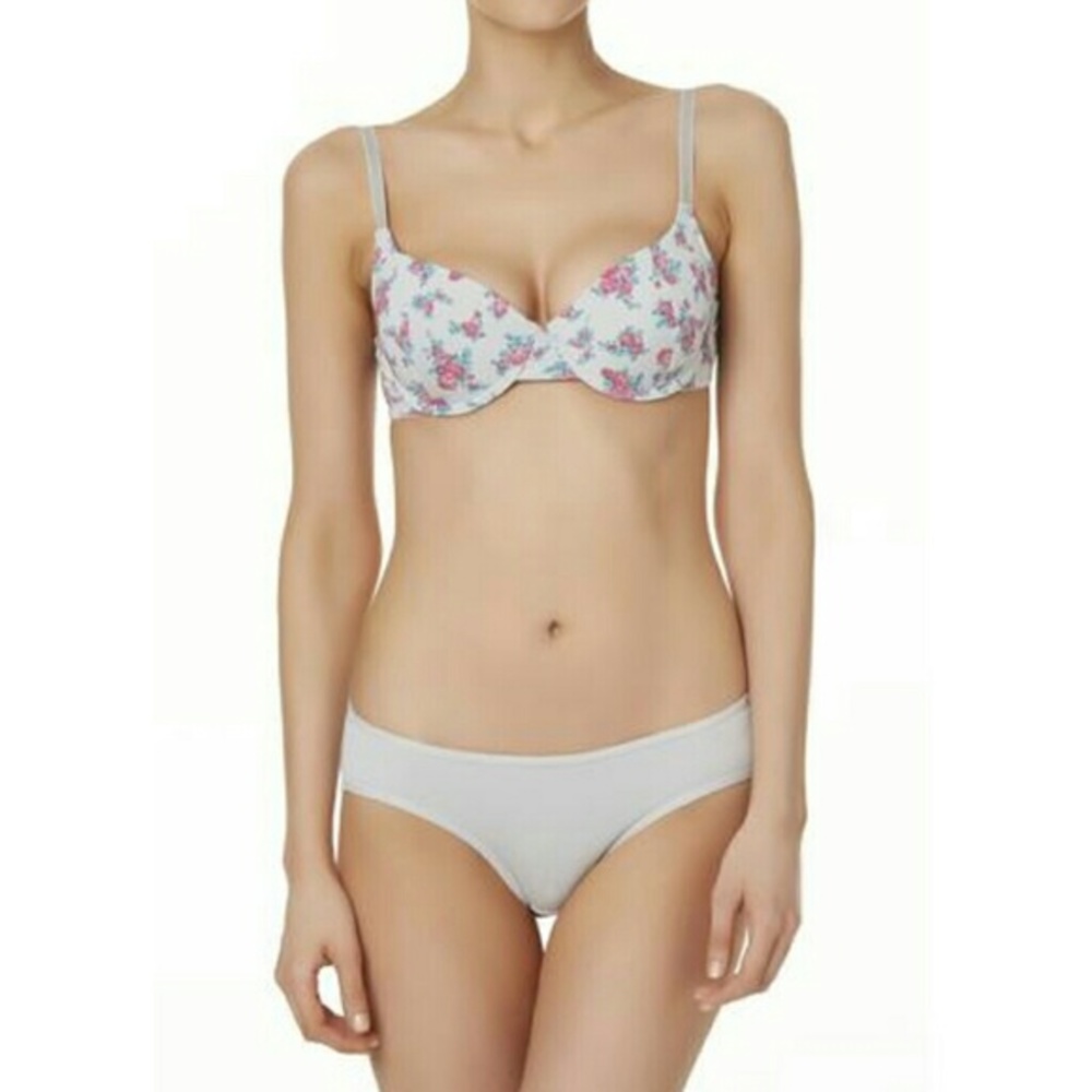 Bra Set - Picture 2 of 4
